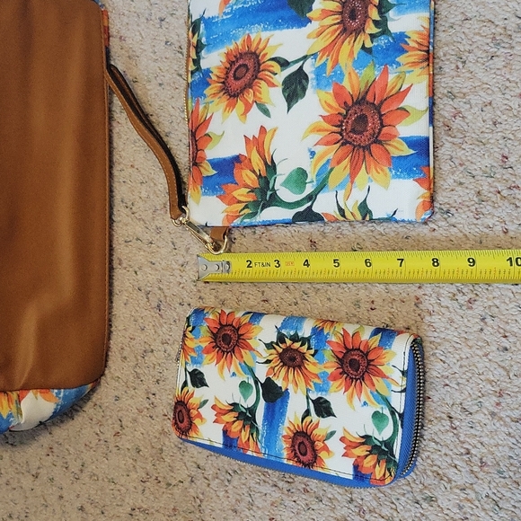 Sunflower Travel Set - Picture 11 of 12